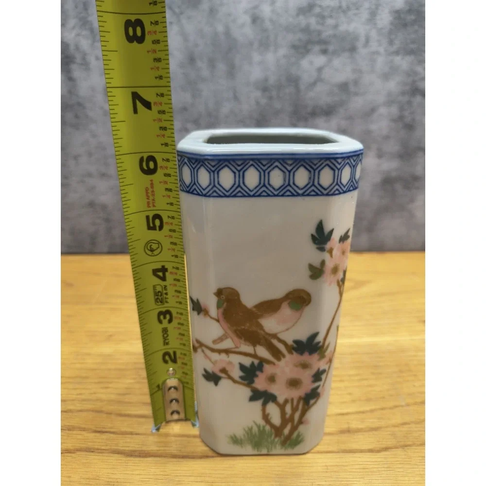 The Unbranded Brand vintage ceramic